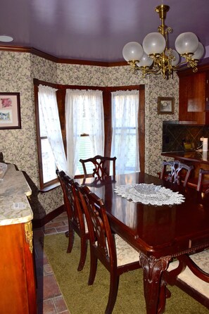 Dining - C'mon summer  (Georgetown)