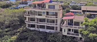 Galeodan Amberjack Suite - your family home in Paradise