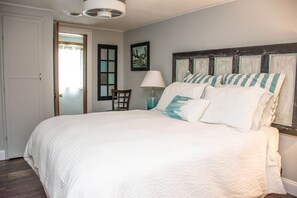 3 bedrooms, iron/ironing board, travel cot, WiFi