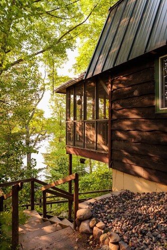 Loon Lodge - Hot Tub/Sauna/Real Wood Fireplace