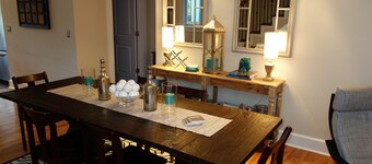 ❤️Walk to the Heart of Pearl Street from this Charming Historic Home