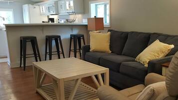 华丽套房, 1 张特大床 | 高档床上用品、羽绒被、记忆海绵床垫、遮光窗帘