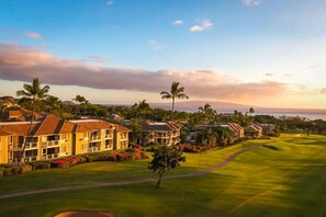 Exterior - Gorgeous Luxury Ocean View Top Floor Corner Unit, AC, Pool, Free Parking, Wifi (Wailea Makena)