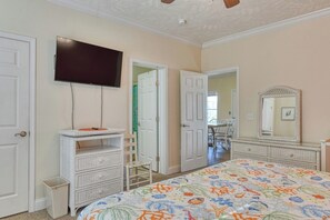 6 bedrooms, travel cot, free WiFi, bed sheets