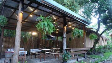 Daily local cuisine breakfast for a fee