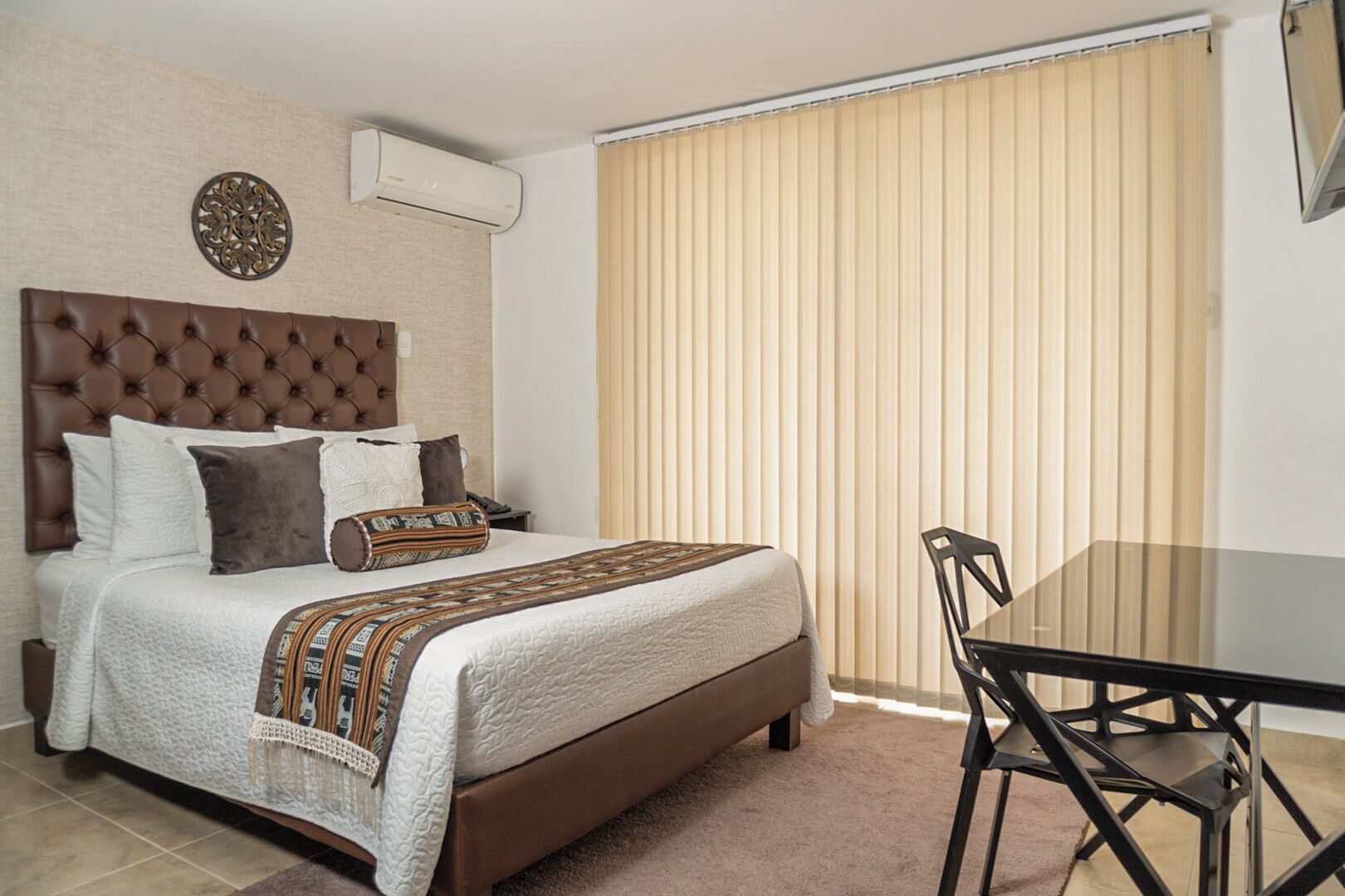 suite, balcony | minibar, desk, iron/ironing board, free wifi