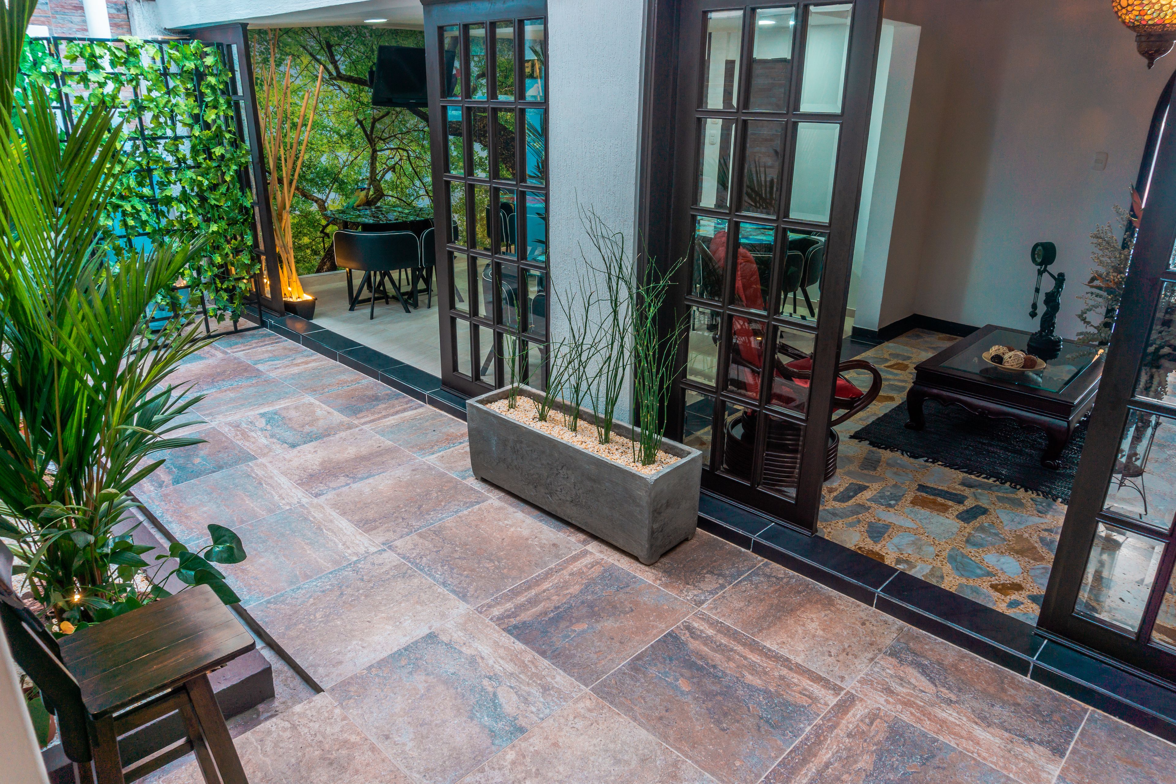 32-inch flat-screen tv with cable channels, tv