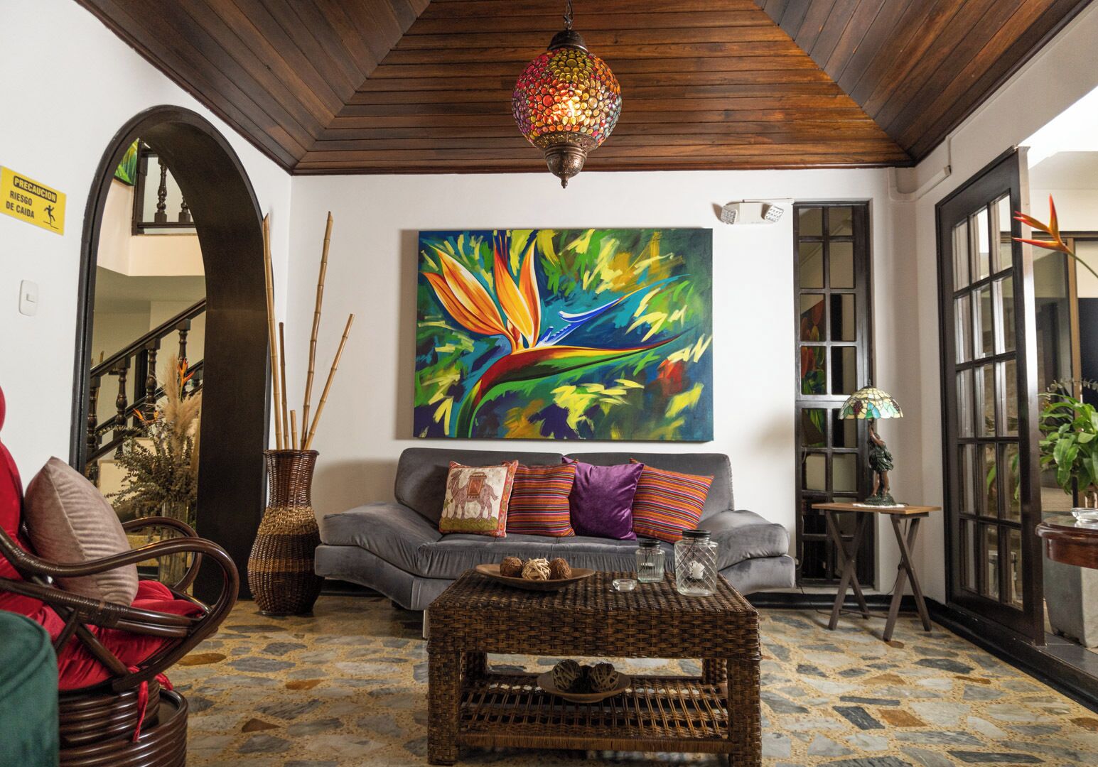 32-inch flat-screen tv with cable channels, tv