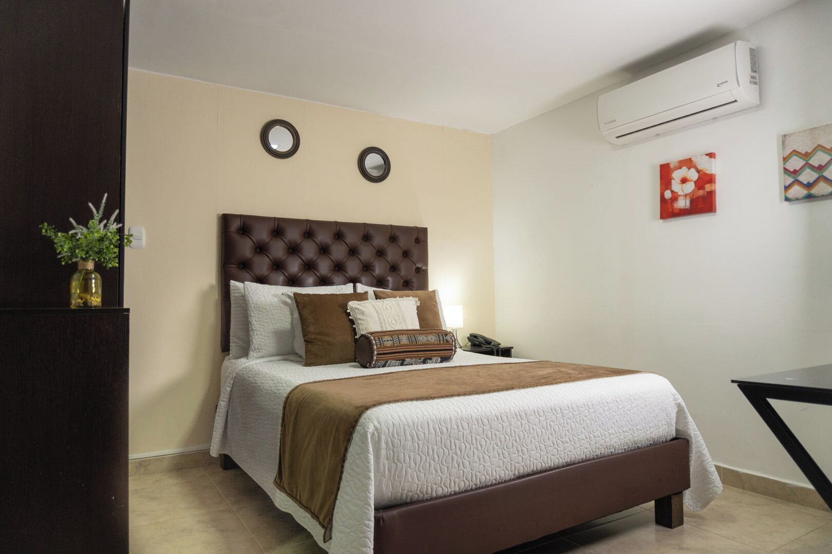 superior double room, 1 queen bed | minibar, desk, iron/ironing board, free wifi