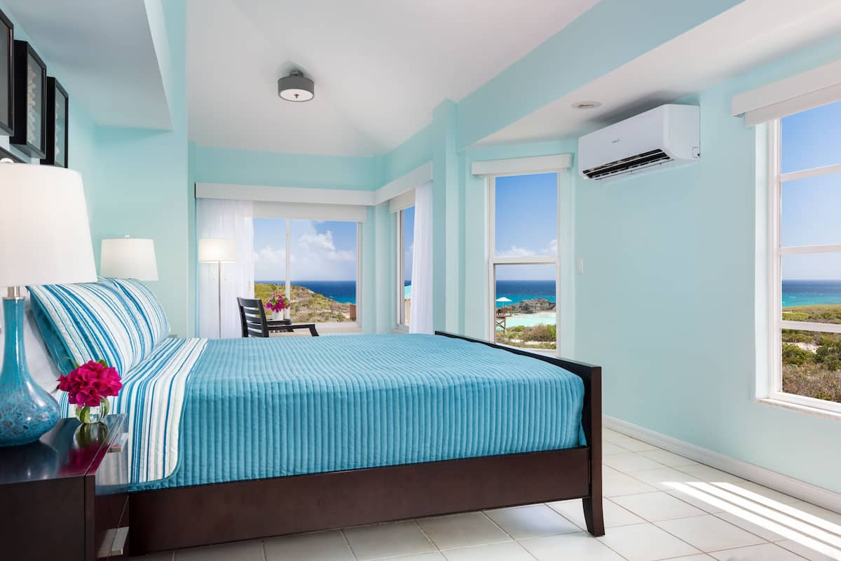 Vila Premium, 3 kamar tidur, pemandangan pantai, tepi pantai | 1 kamar tidur, meja kerja, dan setrika/meja setrika