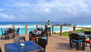 Terrace/patio - Dragon Cay Resort (Conch Bar)