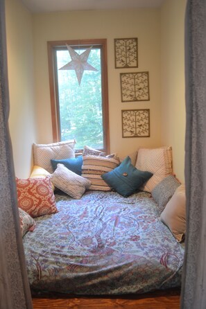 7 habitaciones, tabla de planchar con plancha, wifi y ropa de cama 