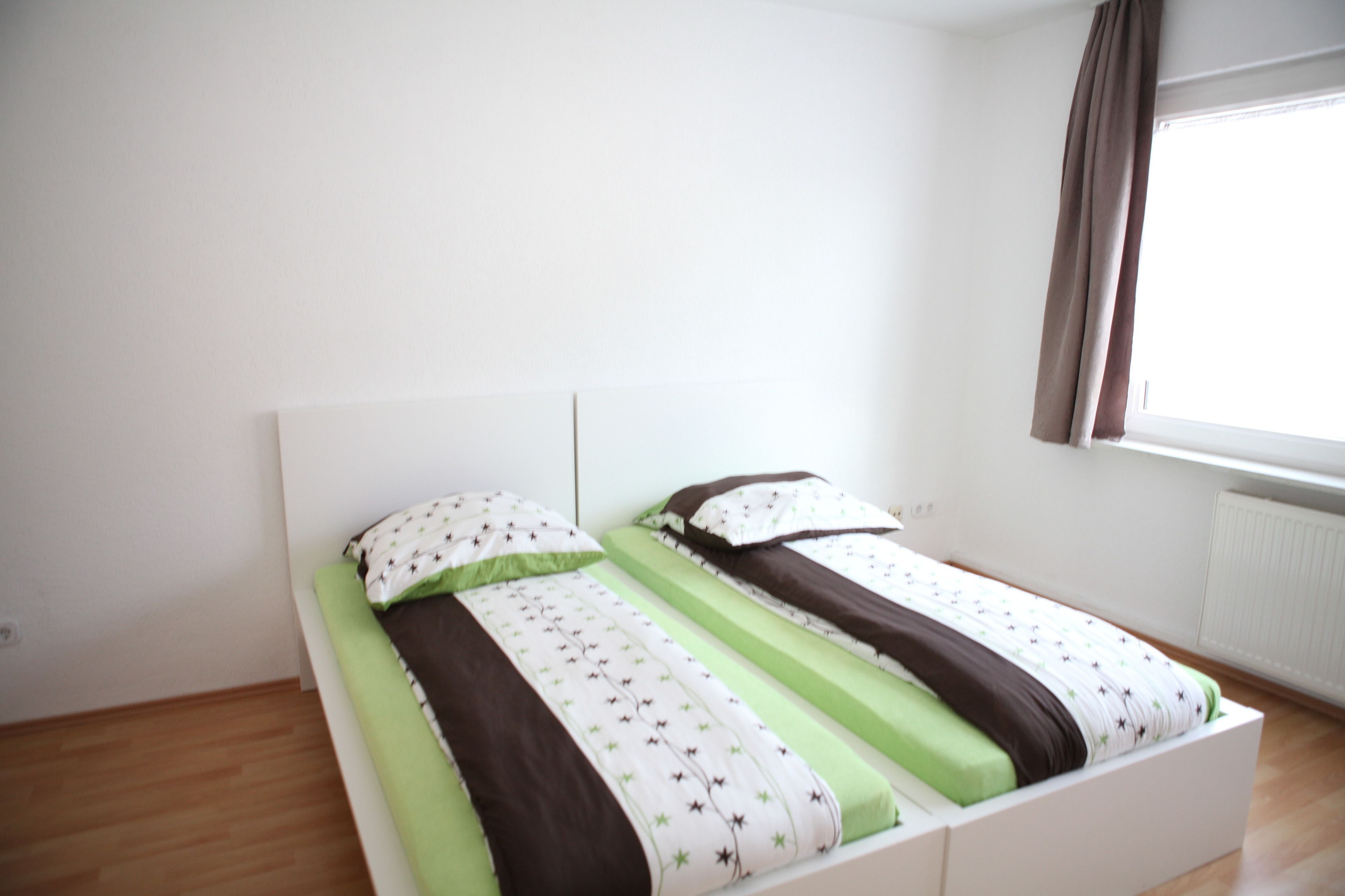 2 habitaciones, tabla de planchar con plancha y wifi gratis 