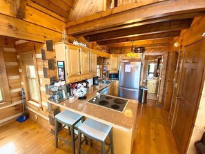 冰箱、微波炉、烤箱、炉灶