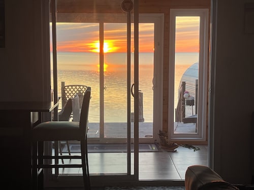 Hidden paradise!  Amazing Sunsets and spa! $200 and up.