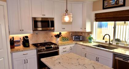 Un endroit incroyable! 1 pùté de maisons de la plage-A / C-Grande terrasse sur le toit avec foyers-Garage Prkg