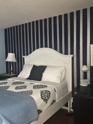 3 bedrooms, iron/ironing board, free WiFi, bed sheets - Spacious home near all San Antonio Attractions! Karaoke Machine is available (San Antonio)