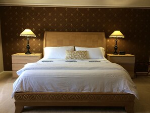 3 dormitorios, tabla de planchar con plancha, wifi gratis y ropa de cama