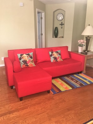 Smart TV, DVD player, books - Spacious home near all San Antonio Attractions! Karaoke Machine is available (San Antonio)