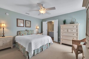 4 bedrooms, iron/ironing board, free WiFi, bed sheets - Adorable & Affordable home with great Gulf & Bay Views, 4 Bdrm, 2 Ba (Gulf Shores)