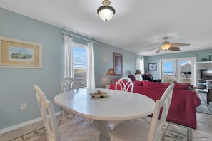 Dining - Adorable & Affordable home with great Gulf & Bay Views, 4 Bdrm, 2 Ba (Gulf Shores)