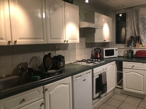 Private kitchen - Nice double room in central London  (London)