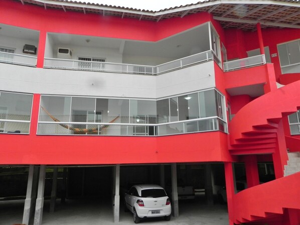 Parkir mandiri gratis
