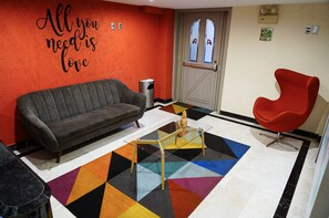 Sala de estar en el lobby