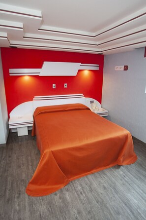 Basic Double Room, 1 Queen Bed | Desk, free WiFi - Hotel Ancona - Adults Only (Mexico City)