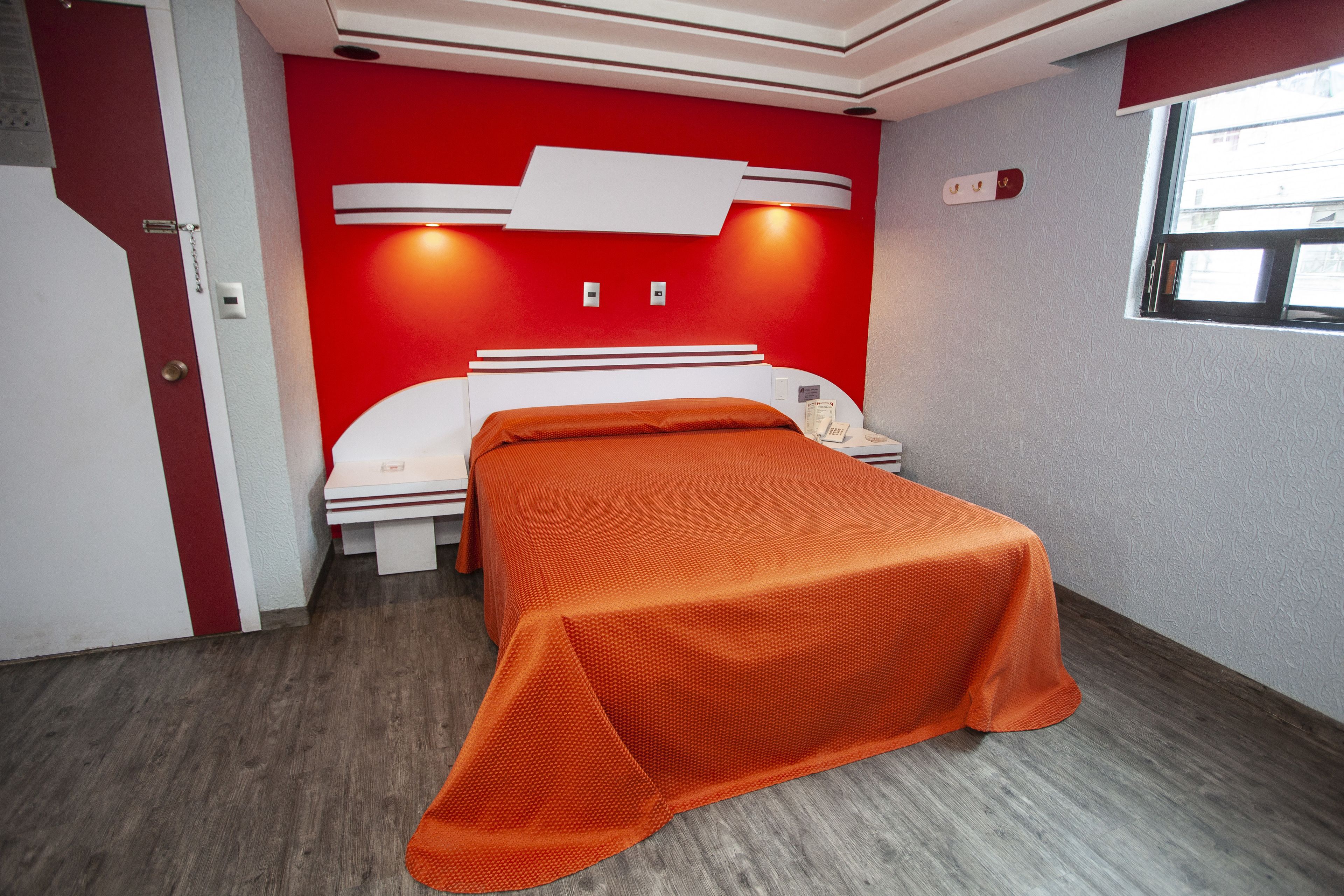 Escritorio y wifi gratis 