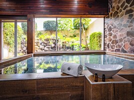 Sauna, steam room, body treatments, hydrotherapy, aromatherapy