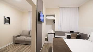 Standard Suite, Multiple Beds | 1 bedroom, soundproofing, free WiFi, bed sheets