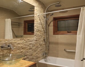 Standard-Ferienhaus, 3 Schlafzimmer | Badezimmer | Duschwanne, kostenlose Toilettenartikel, Haartrockner, Handtücher