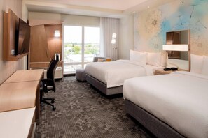 Pillowtop beds, desk, laptop workspace, soundproofing - Courtyard by Marriott Prince George (Prince George)