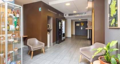 B&B Hotel Chartres le Coudray