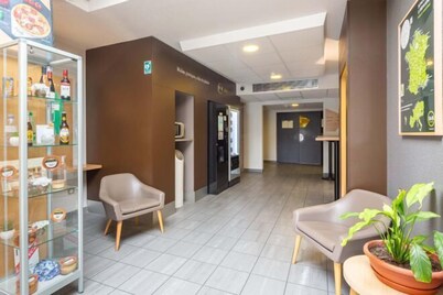 B&B Hotel Chartres le Coudray