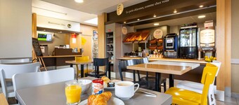 B&B Hotel Chartres le Coudray