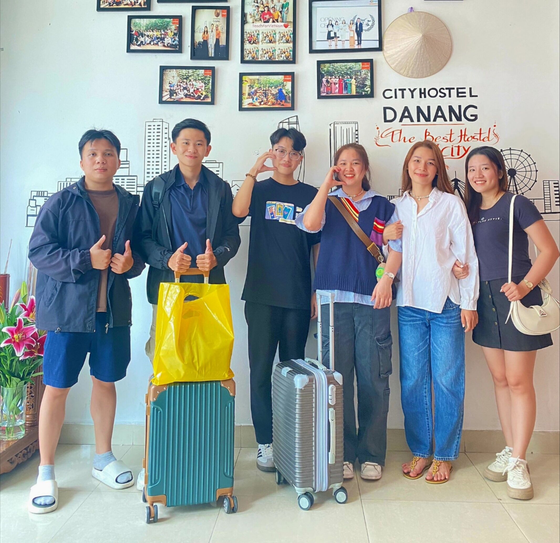 Quầy tiếp tân