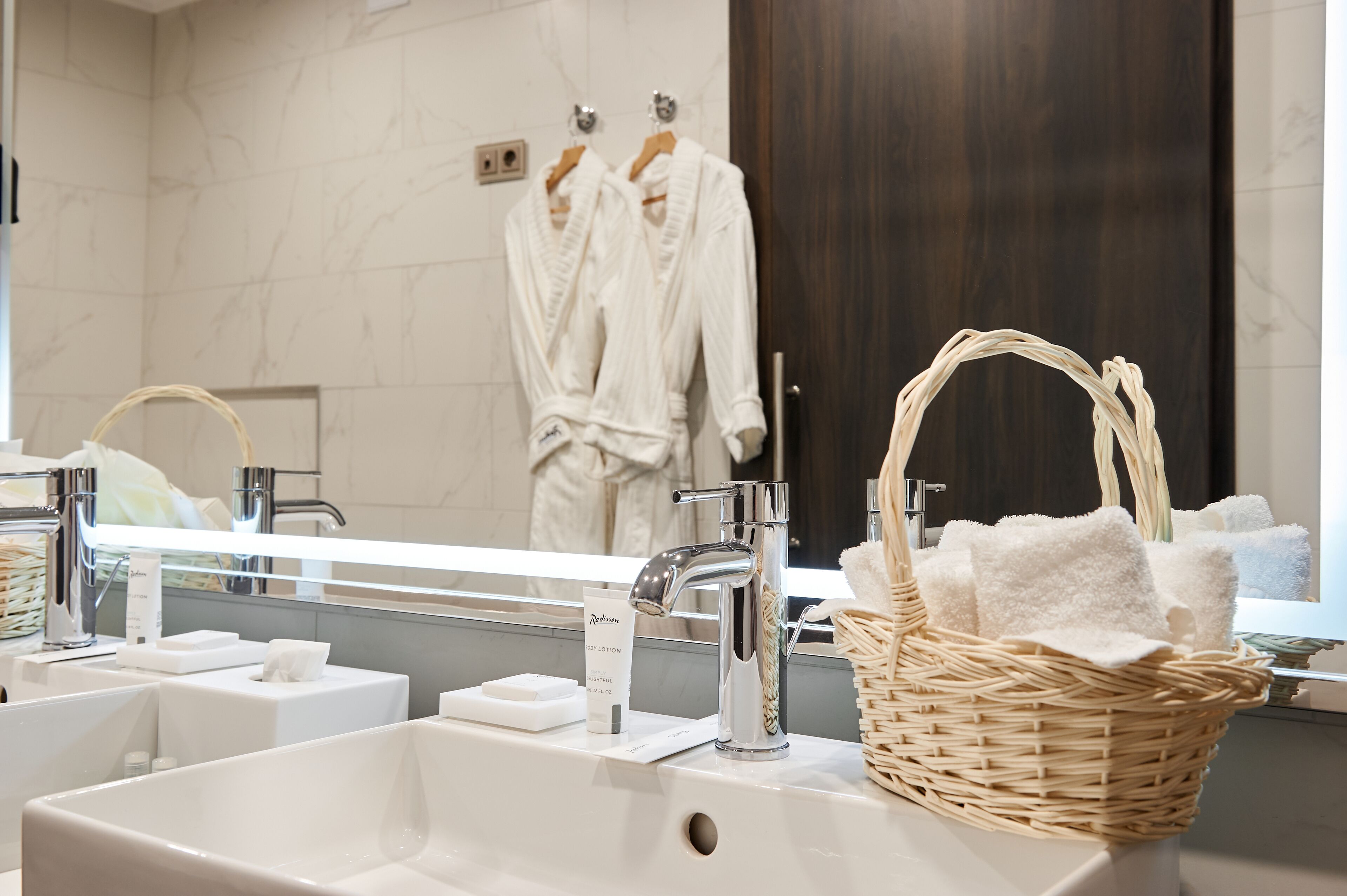 Hypo-allergenic bedding, in-room safe, desk, laptop workspace