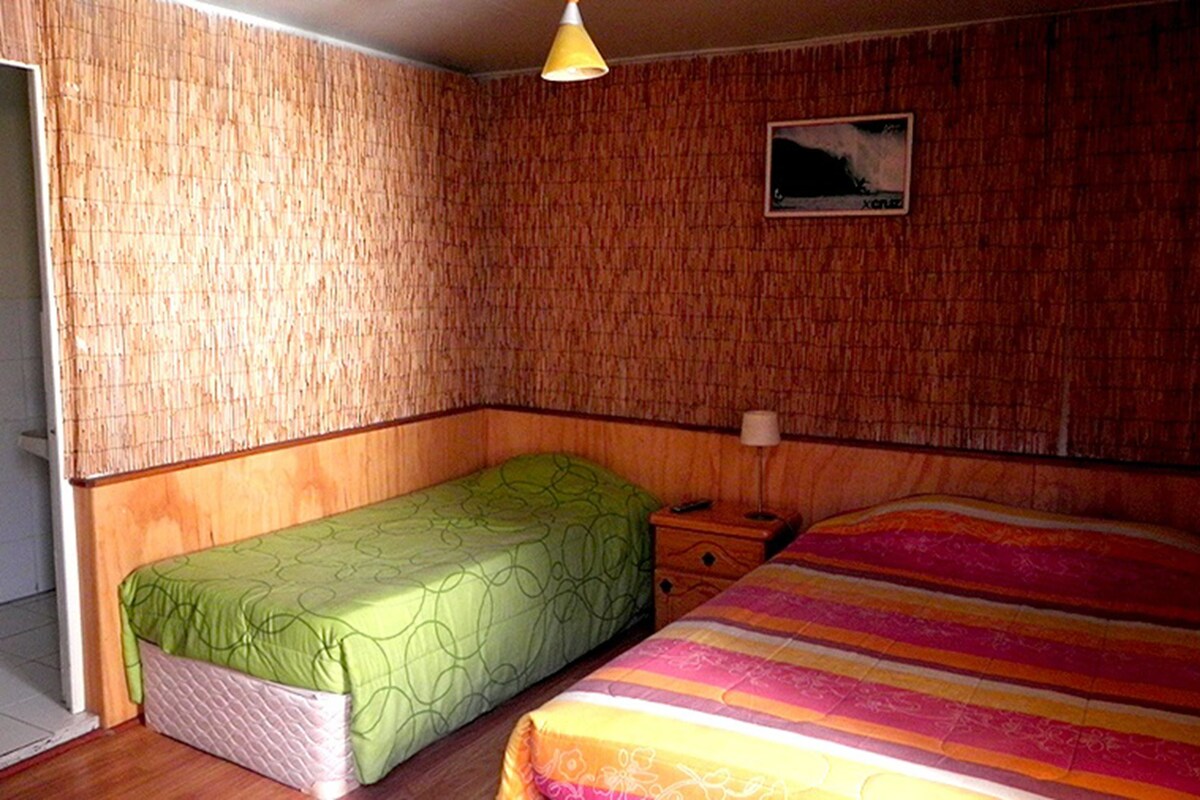 Een bureau, gratis wifi, beddengoed, rolstoeltoegang