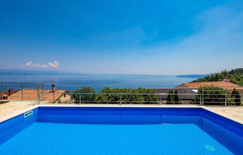 0 huonetta Majoitus Lovran