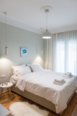 Deluxe Apartment | 1 bedroom, desk, soundproofing, iron/ironing board - Central Maison (Thessaloniki)