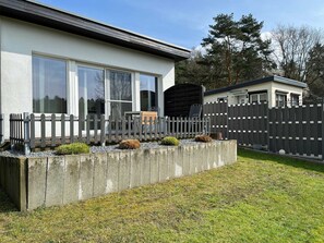 Unclassified image, 2 of 43, button - Emma in a quiet residential area with a beautiful plot by the forest - Emma in a quiet residential area (Sellin)