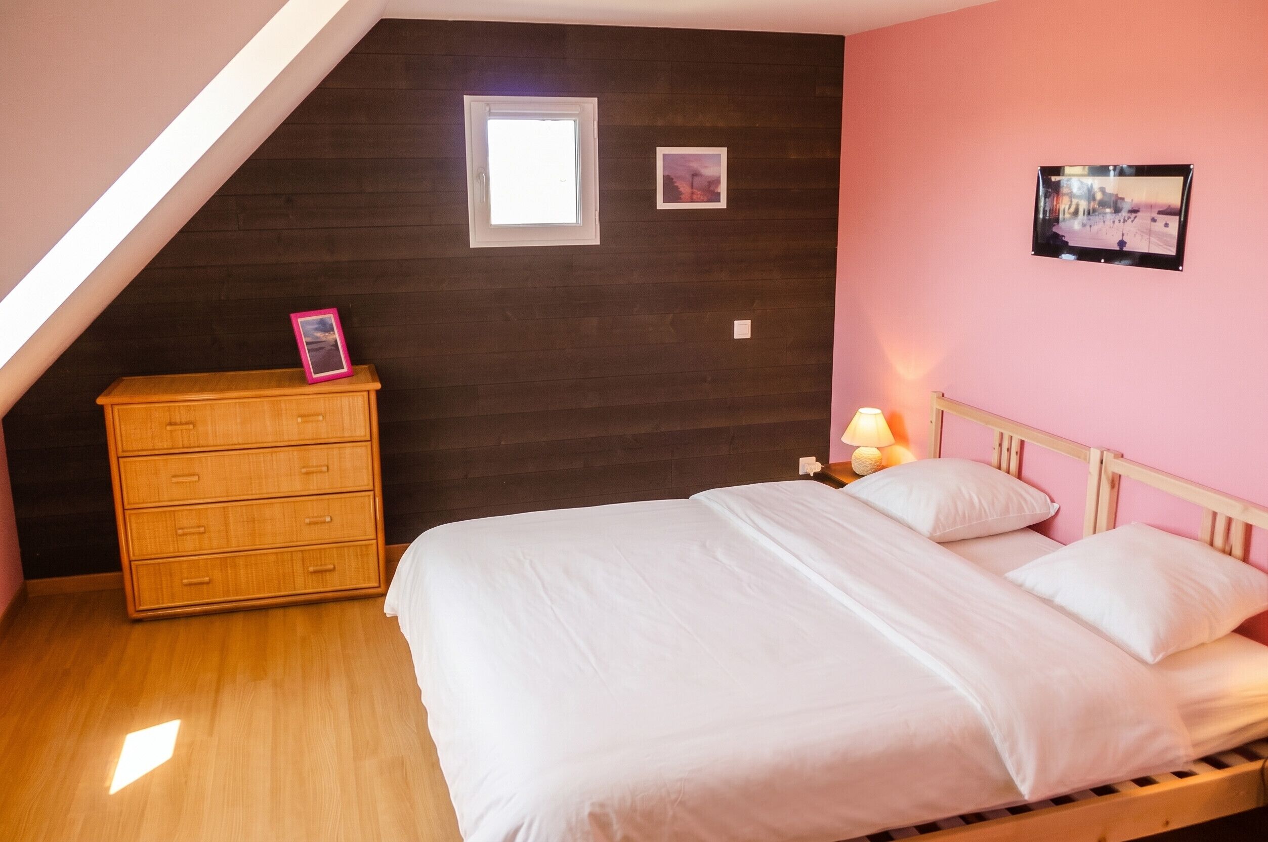 3 chambres, fer et planche à repasser, lits bébé, Wi-Fi gratuit