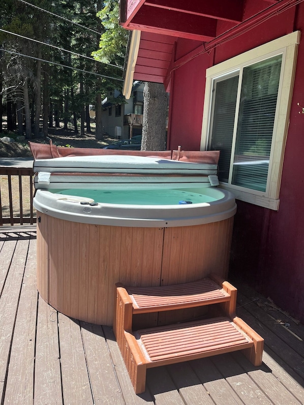 Bain à remous extérieur