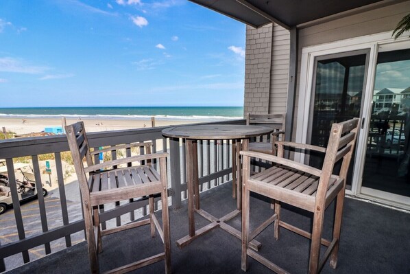 Outdoor dining - Sea Master 105 - Two Bedroom, Two Bath Oceanview Condo (Murrells Inlet)