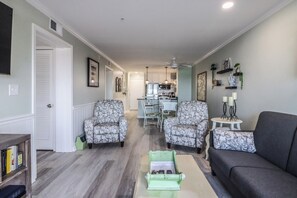 TV, DVD player - Sea Master 105 - Two Bedroom, Two Bath Oceanview Condo (Murrells Inlet)