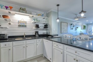 Fridge, microwave, oven, stovetop - Sea Master 105 - Two Bedroom, Two Bath Oceanview Condo (Murrells Inlet)