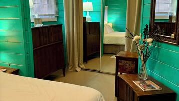 1 slaapkamer, een strijkplank/strijkijzer, gratis wifi, beddengoed