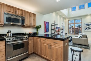 Fridge, microwave, oven, stovetop - Eye Candy Loft | Contemporary Luxury Stay in Santa Fe’s Railyard District (Santa Fe)